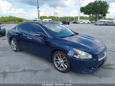 NISSAN MAXIMA 2010