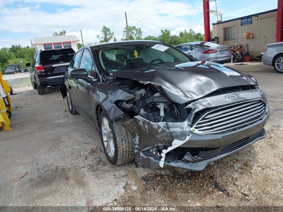 FORD FUSION SE 2018