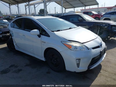 TOYOTA PRIUS 2015