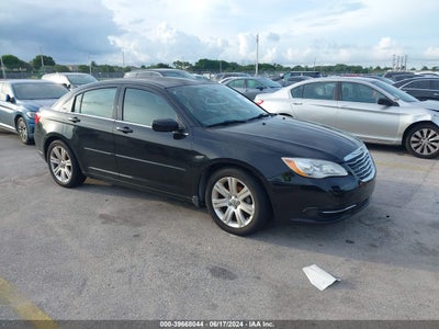 CHRYSLER 200 2013