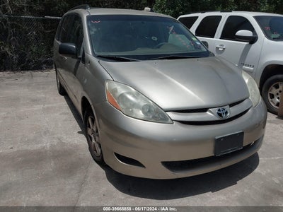 TOYOTA SIENNA 2010