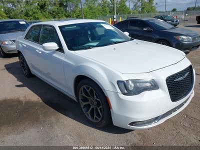 CHRYSLER 300 2015