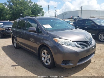 TOYOTA SIENNA 2012