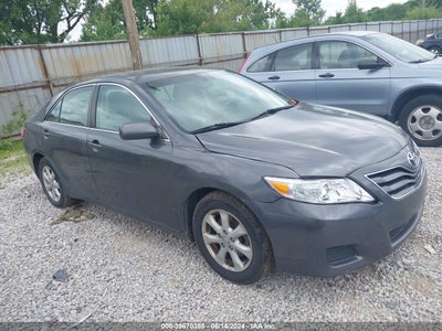 TOYOTA CAMRY 2011