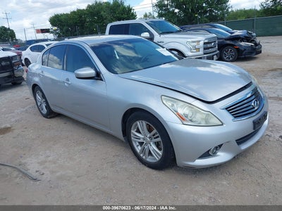 INFINITI JOURNEY 2010