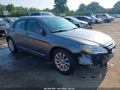 CHRYSLER 200 2013