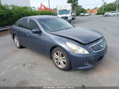 INFINITI JOURNEY 2012