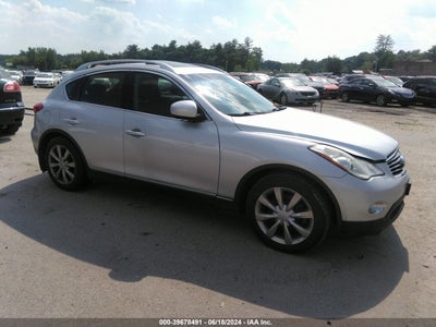 INFINITI JOURNEY 2011