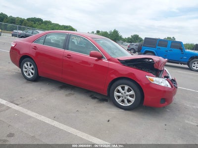 TOYOTA CAMRY 2011