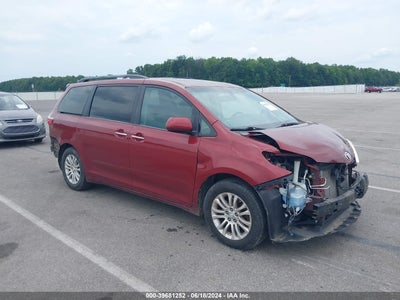 TOYOTA SIENNA 2015