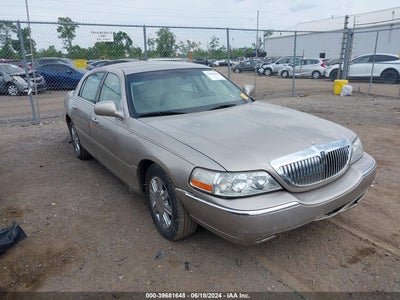 LINCOLN TOWN CAR 2003