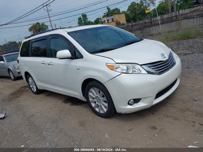 TOYOTA SIENNA 2016