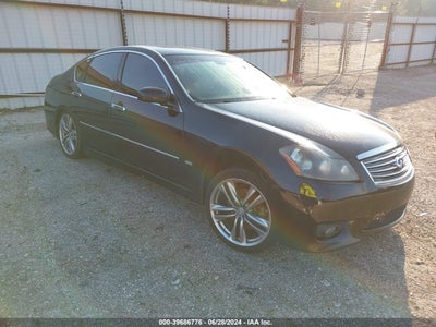 INFINITI M35 2010