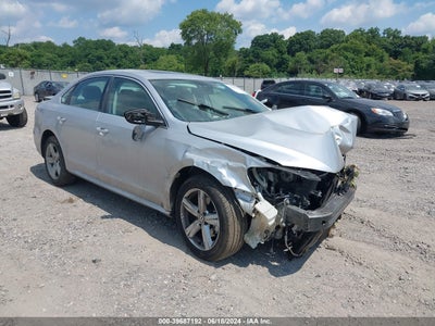 VOLKSWAGEN PASSAT 2012
