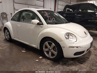 VOLKSWAGEN NEW BEETLE 2008