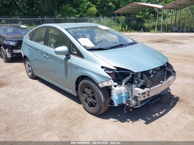 TOYOTA PRIUS 2015