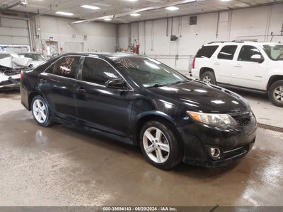 TOYOTA CAMRY 2014