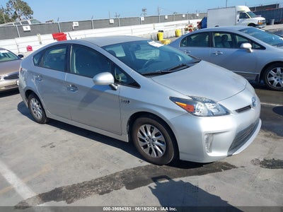 TOYOTA PRIUS PLUG-IN 2014
