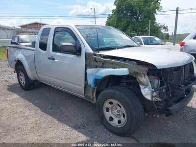 NISSAN FRONTIER 2015