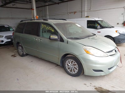 TOYOTA SIENNA 2008