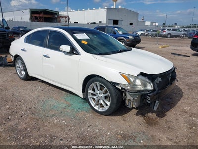 NISSAN MAXIMA 2010