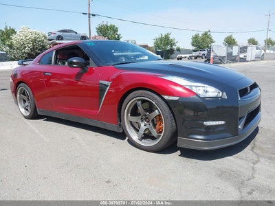 NISSAN GT-R 2015