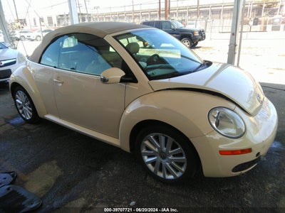 VOLKSWAGEN NEW BEETLE 2010
