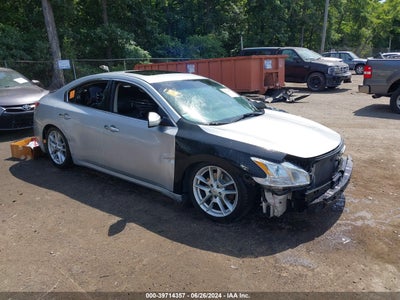 NISSAN MAXIMA 2010