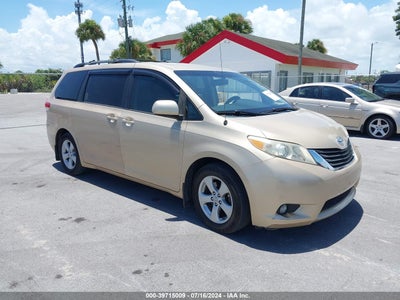 TOYOTA SIENNA 2011