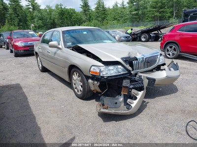 LINCOLN TOWN CAR 2006