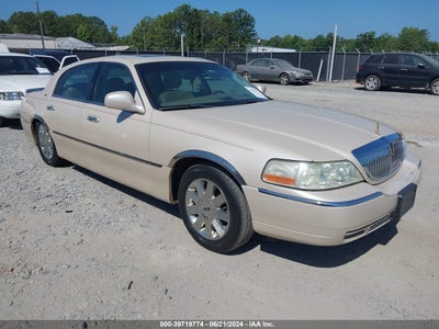LINCOLN TOWN CAR 2003