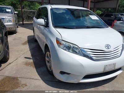 TOYOTA SIENNA 2016