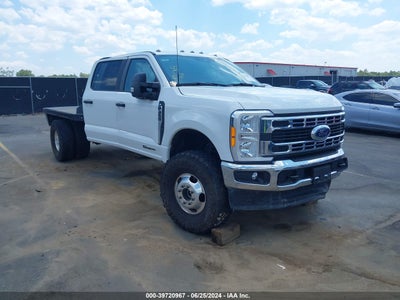 FORD F-350 CHASSIS 2023