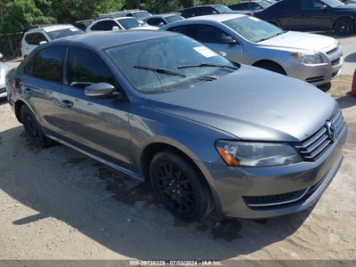VOLKSWAGEN PASSAT 2013