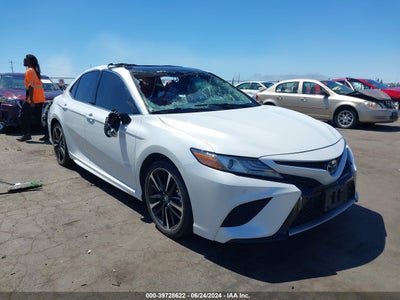 TOYOTA CAMRY 2018