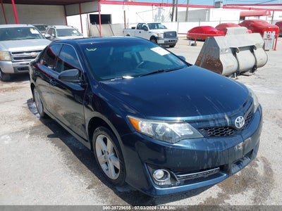 TOYOTA CAMRY 2014
