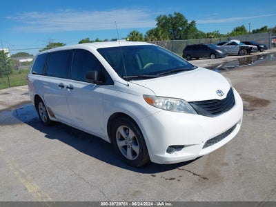 TOYOTA SIENNA 2012