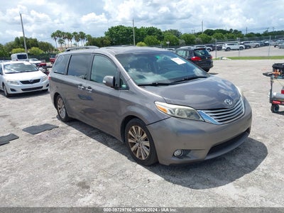 TOYOTA SIENNA 2015