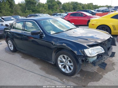 CHRYSLER 300 2015