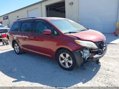 TOYOTA SIENNA 2013