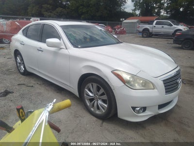 INFINITI M37 2011