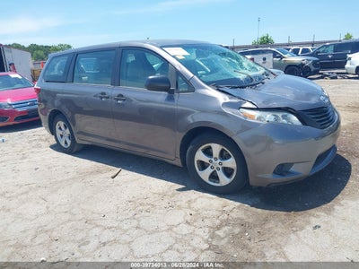 TOYOTA SIENNA 2016
