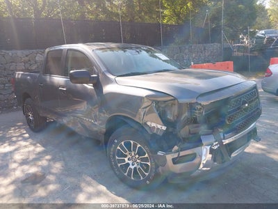 NISSAN TITAN 2022
