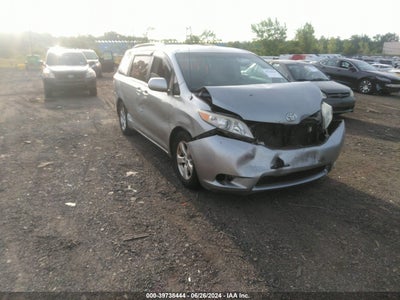 TOYOTA SIENNA 2013