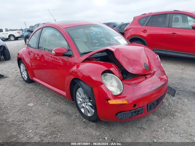 VOLKSWAGEN NEW BEETLE 2010
