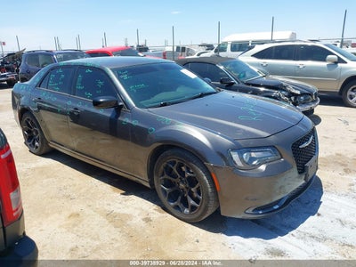 CHRYSLER 300 2019