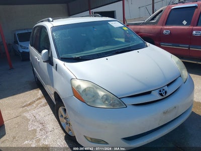 TOYOTA SIENNA 2008