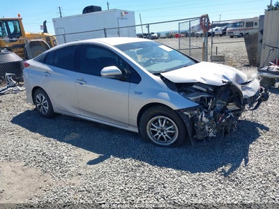TOYOTA PRIUS PRIME 2017