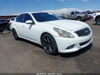 INFINITI JOURNEY 2012