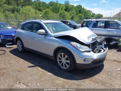 INFINITI JOURNEY 2013